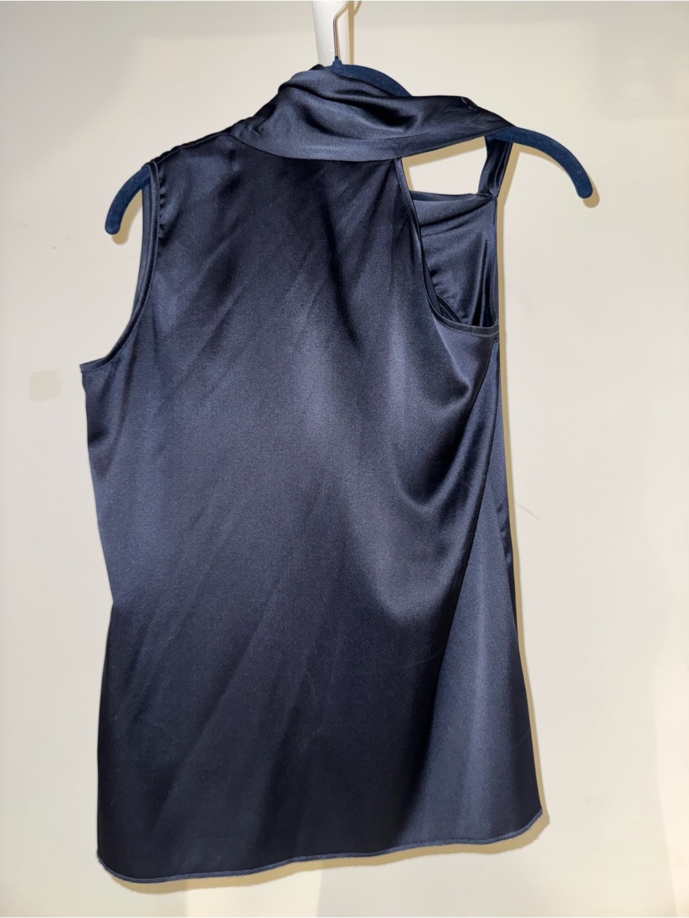 Nili Lotan :Alex top 
100% silk charmeuse Navy - Picture 5 of 7
